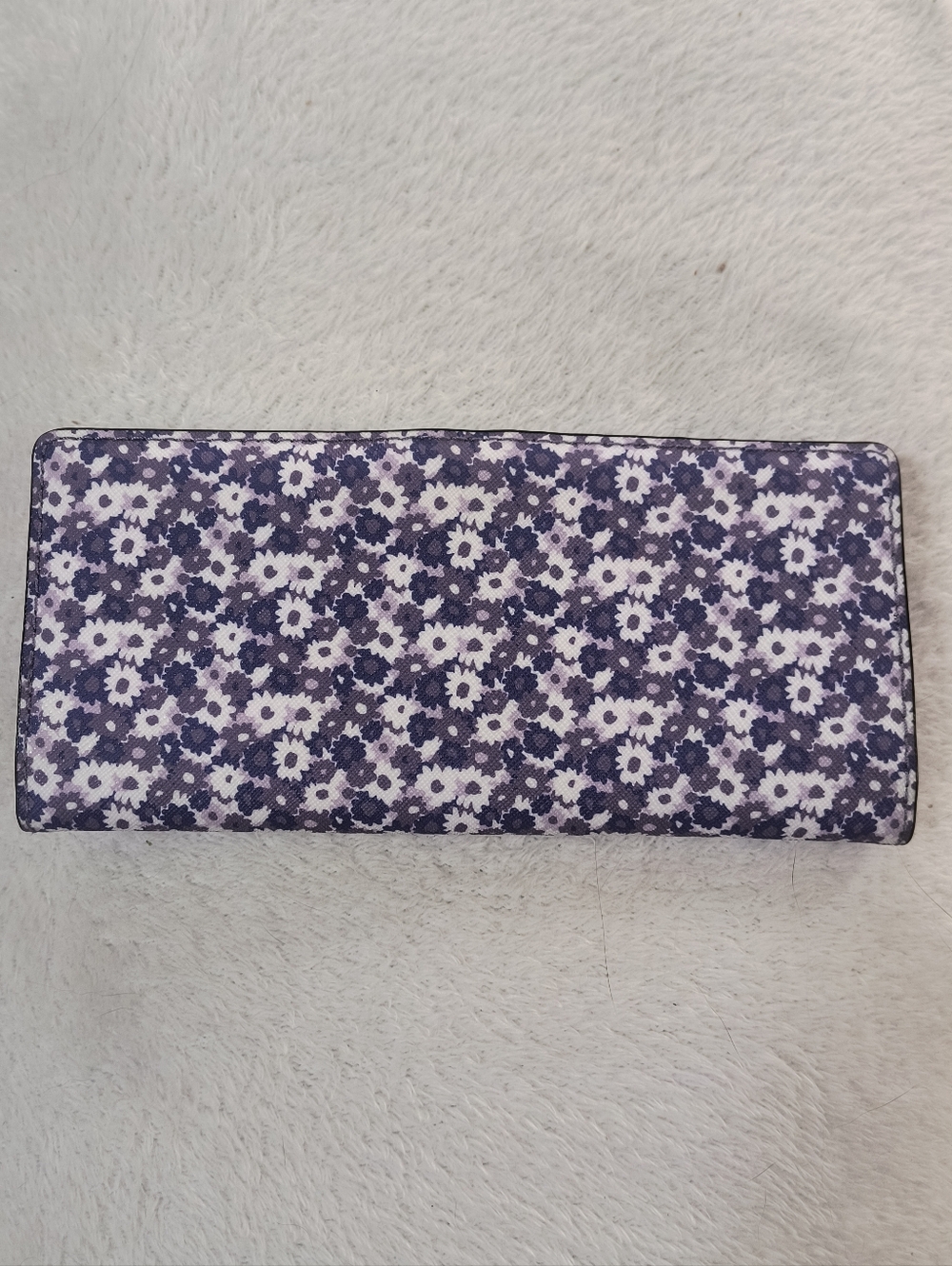 Michael Kors Jet Set Bi-fold Wallet in Purple and White Floral Pattern - Picture 3 of 10